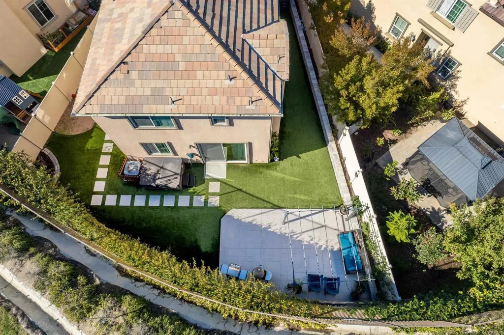 275 Camellia Way, Vista, CA 92083