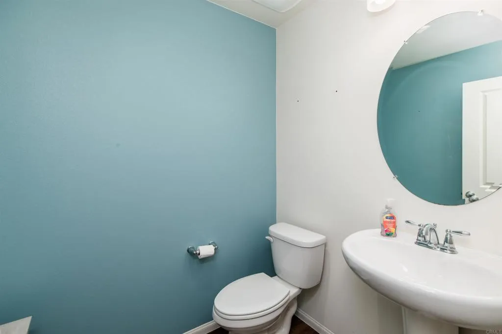 275 Camellia Way, Vista, CA 92083