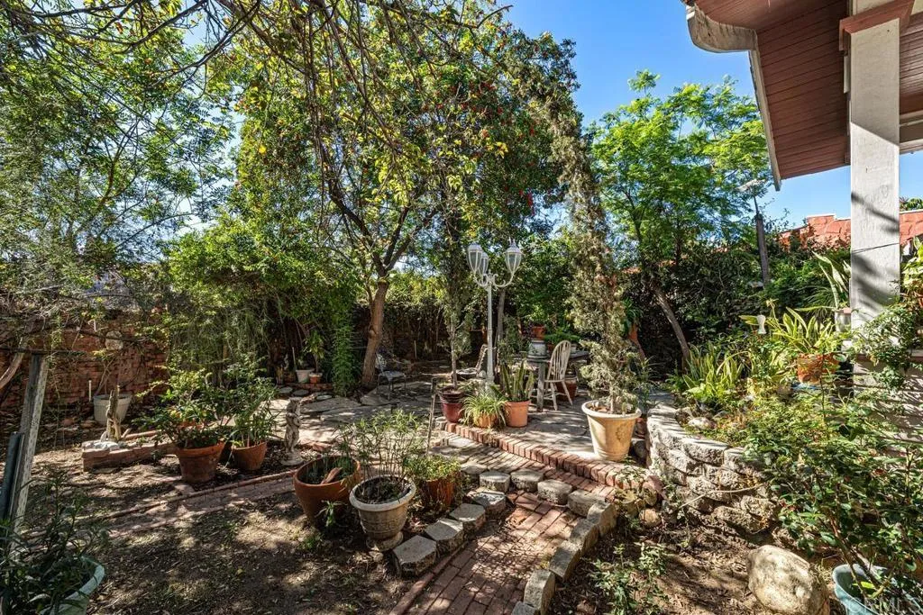 https://cdn.realtyfeed.com/cdn/127/307109780/20812ad73ca7246a495703fe7d64e182.webp