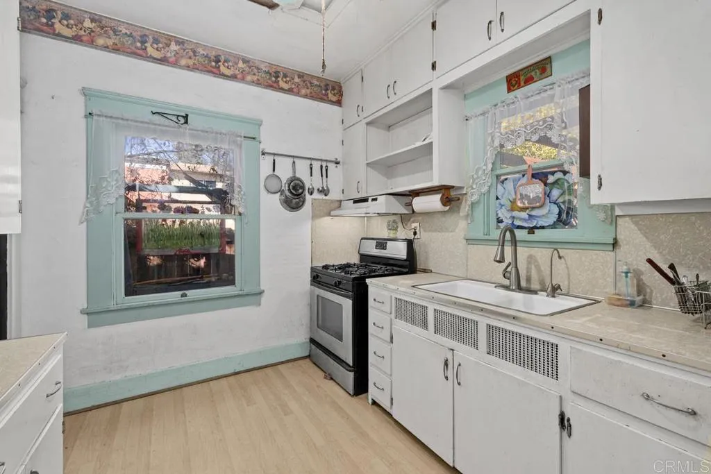 https://cdn.realtyfeed.com/cdn/127/307109780/b315af3db717fdbad0c7b329712b9fc3.webp