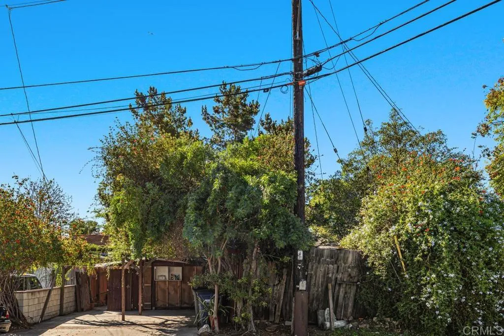 https://cdn.realtyfeed.com/cdn/127/307109780/dafe2c0434efc1c358ff9ce01438fd8a.webp
