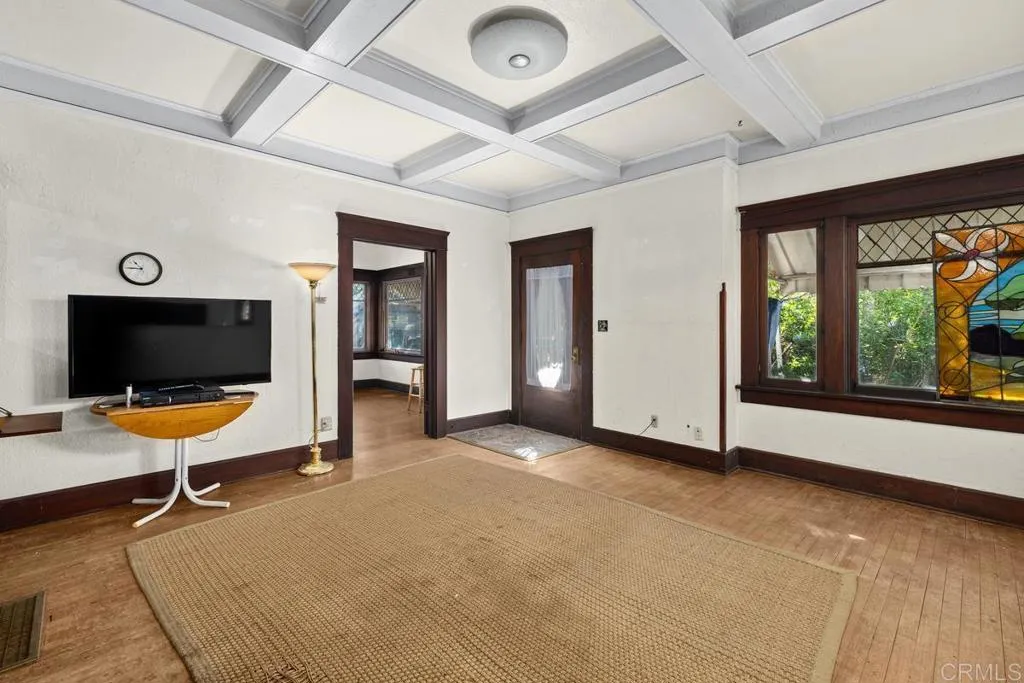 https://cdn.realtyfeed.com/cdn/127/307109780/f45852ed68cef450b1415288766e90b4.webp