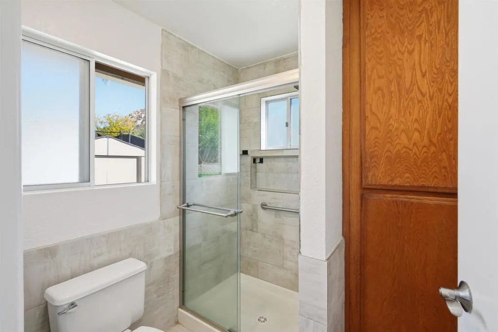 24940 Abalar Way, Ramona, CA 92065 Master Bath/Spa