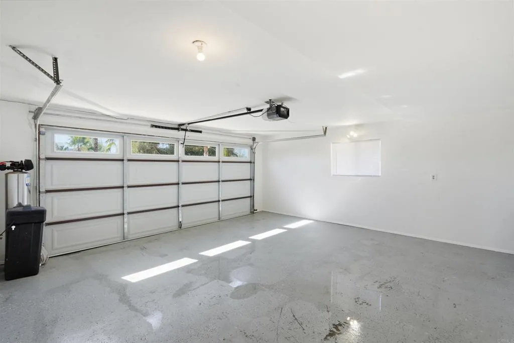 24940 Abalar Way, Ramona, CA 92065 Garage