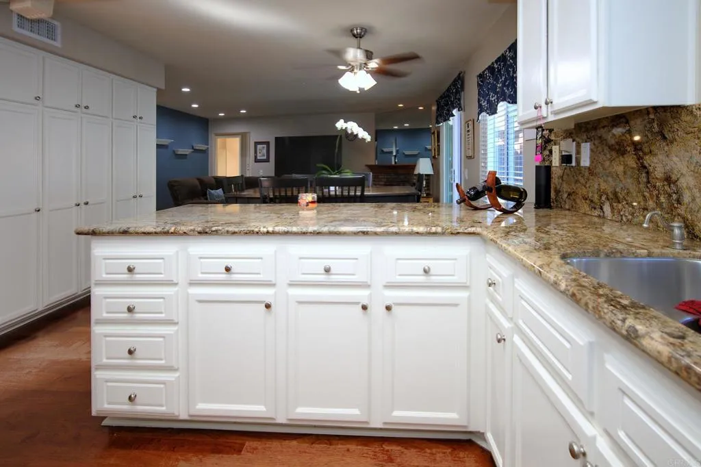 3883 Cornell Dr, Oceanside, CA 92056 Kitchen