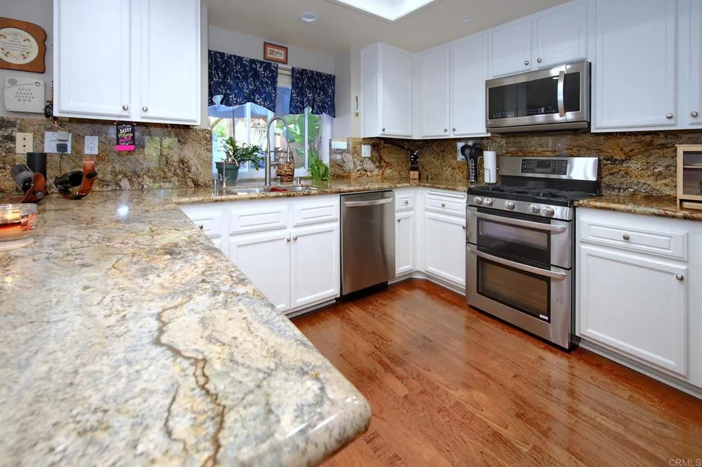 3883 Cornell Dr, Oceanside, CA 92056 Kitchen