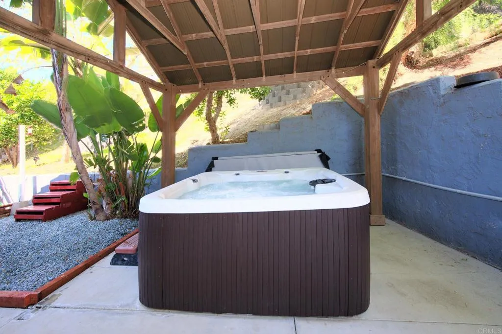 3883 Cornell Dr, Oceanside, CA 92056 Backyard Spa