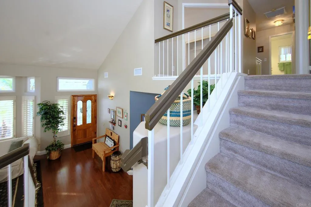 3883 Cornell Dr, Oceanside, CA 92056 Entry-Stairs