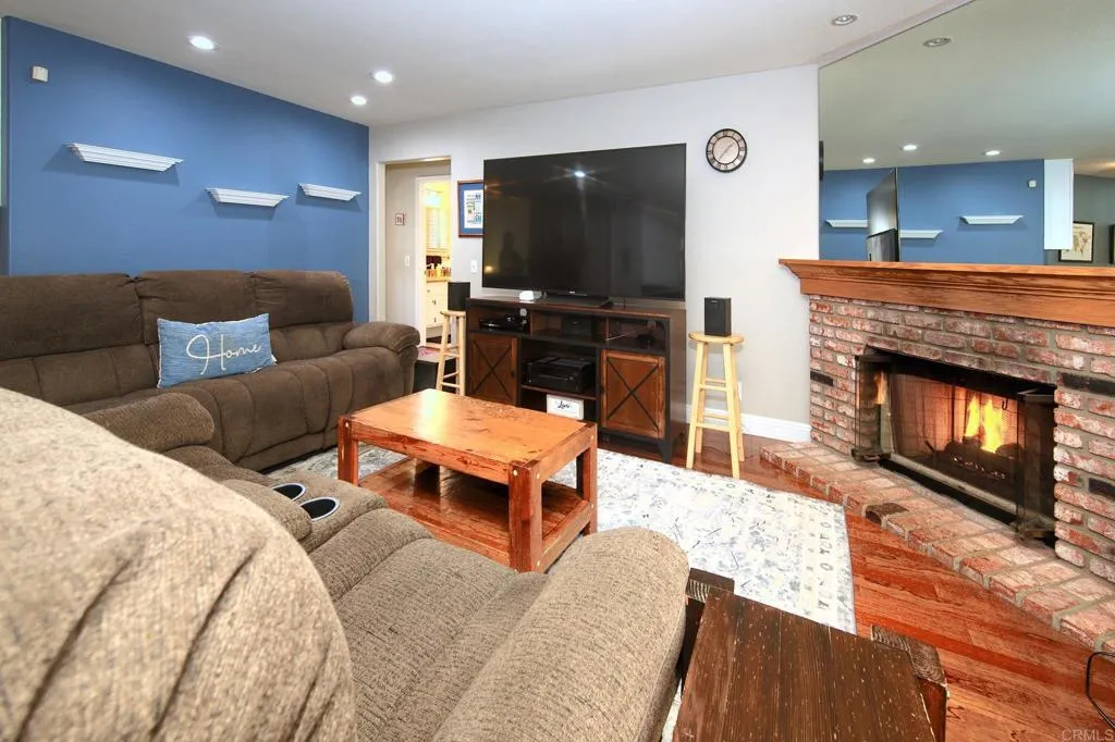 3883 Cornell Dr, Oceanside, CA 92056 Family Room