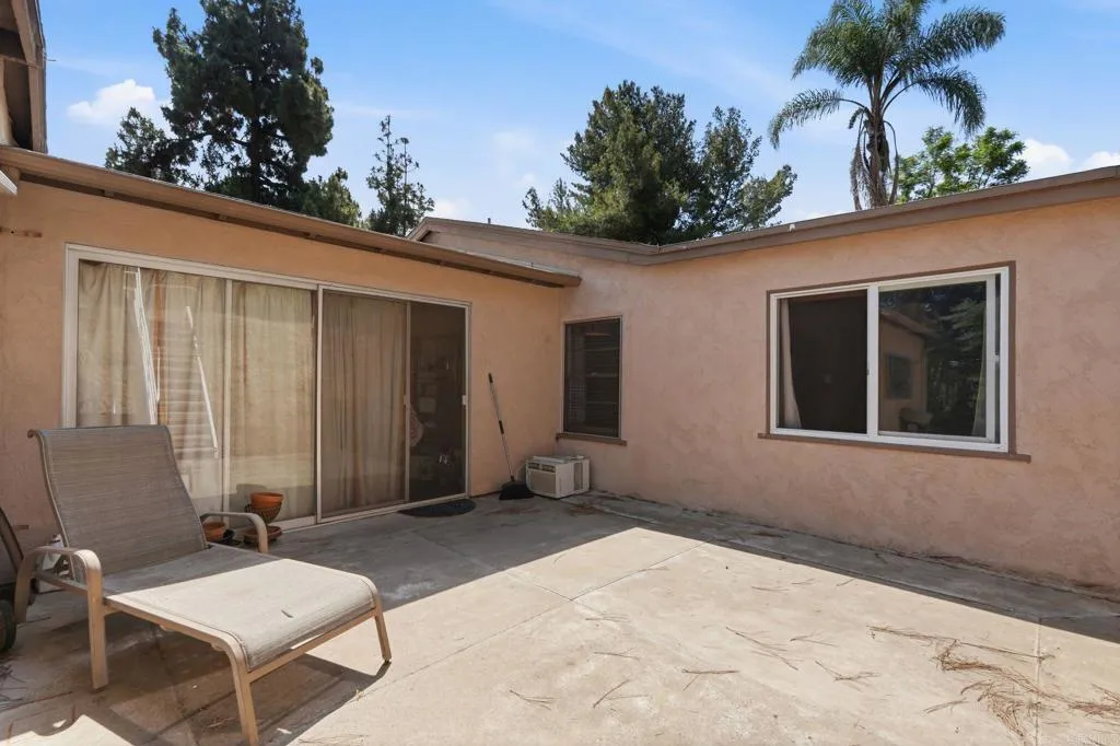 11825 Taia Lane, Lakeside, CA 92040 11825 Taia Lane, Lakeside, CA 92040