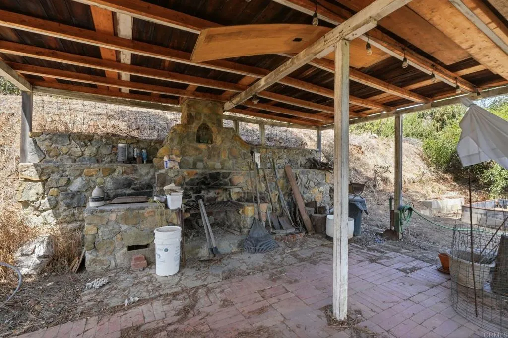 11825 Taia Lane, Lakeside, CA 92040 11825 Taia Lane, Lakeside, CA 92040
