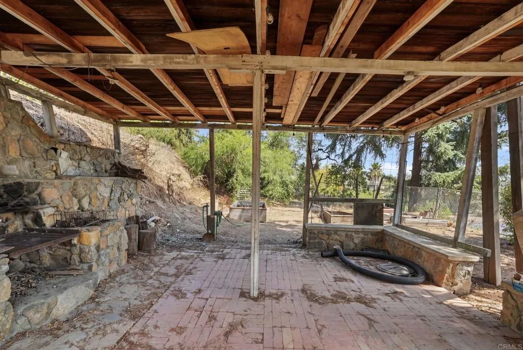 11825 Taia Lane, Lakeside, CA 92040 11825 Taia Lane, Lakeside, CA 92040
