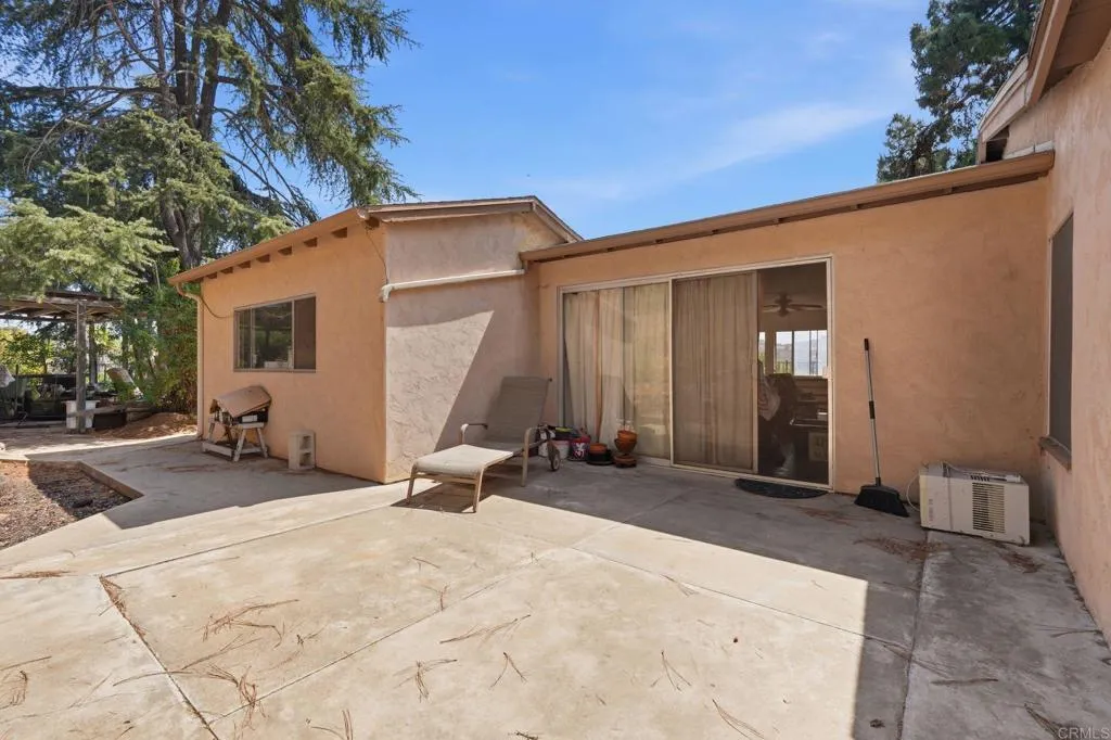 11825 Taia Lane, Lakeside, CA 92040 11825 Taia Lane, Lakeside, CA 92040