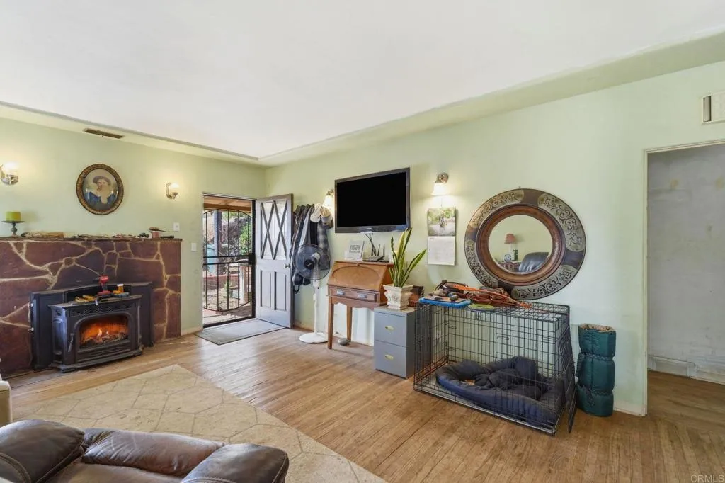 11825 Taia Lane, Lakeside, CA 92040 11825 Taia Lane, Lakeside, CA 92040