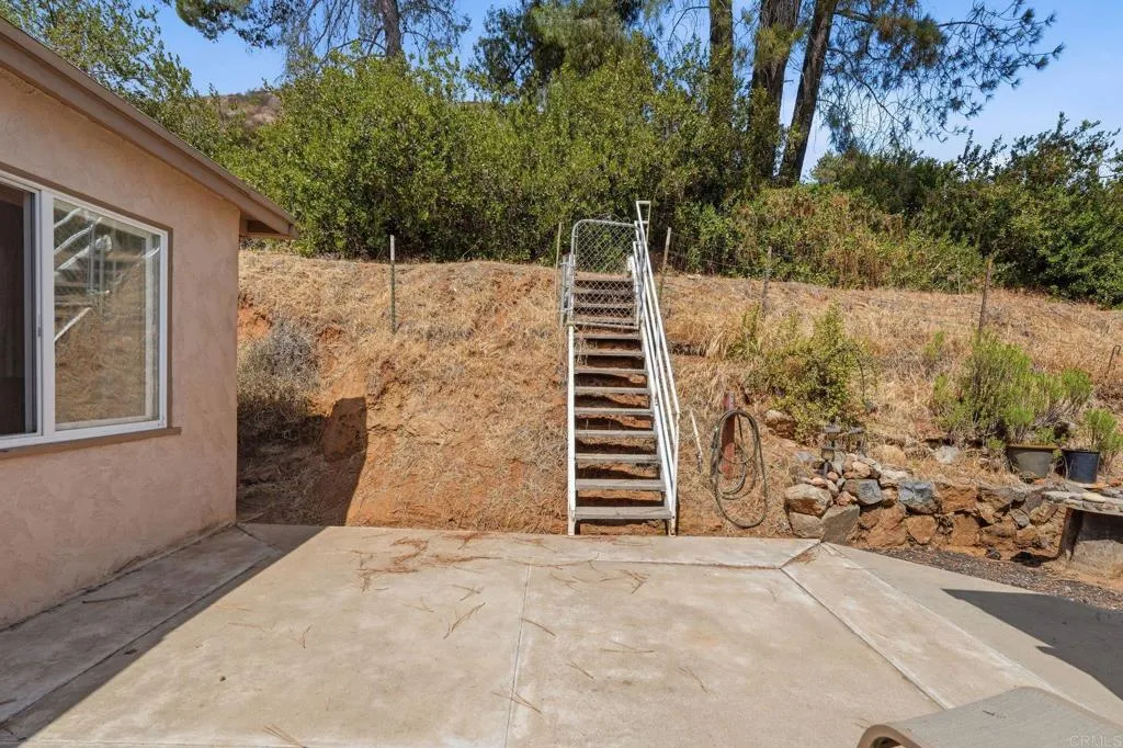 11825 Taia Lane, Lakeside, CA 92040 11825 Taia Lane, Lakeside, CA 92040