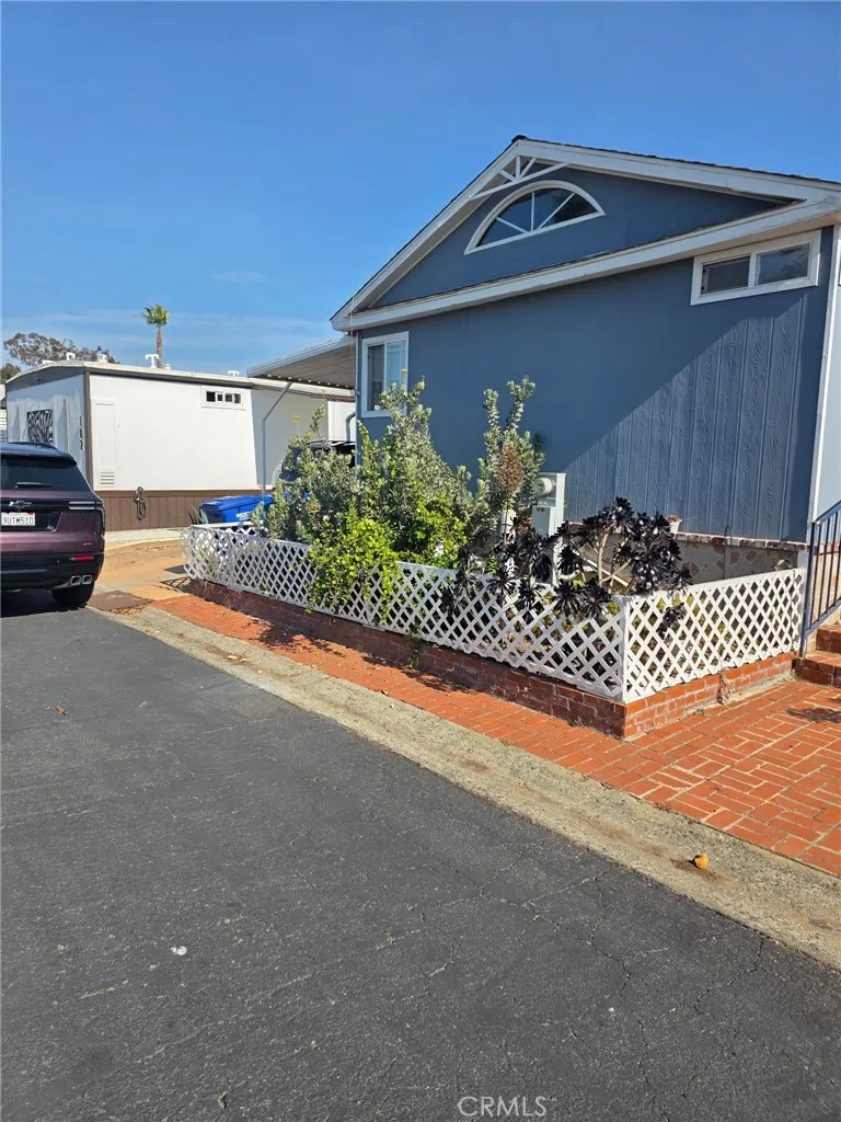 1120 E Mission Rd, Fallbrook, CA 92028 1120 E Mission Rd, Fallbrook, CA 92028