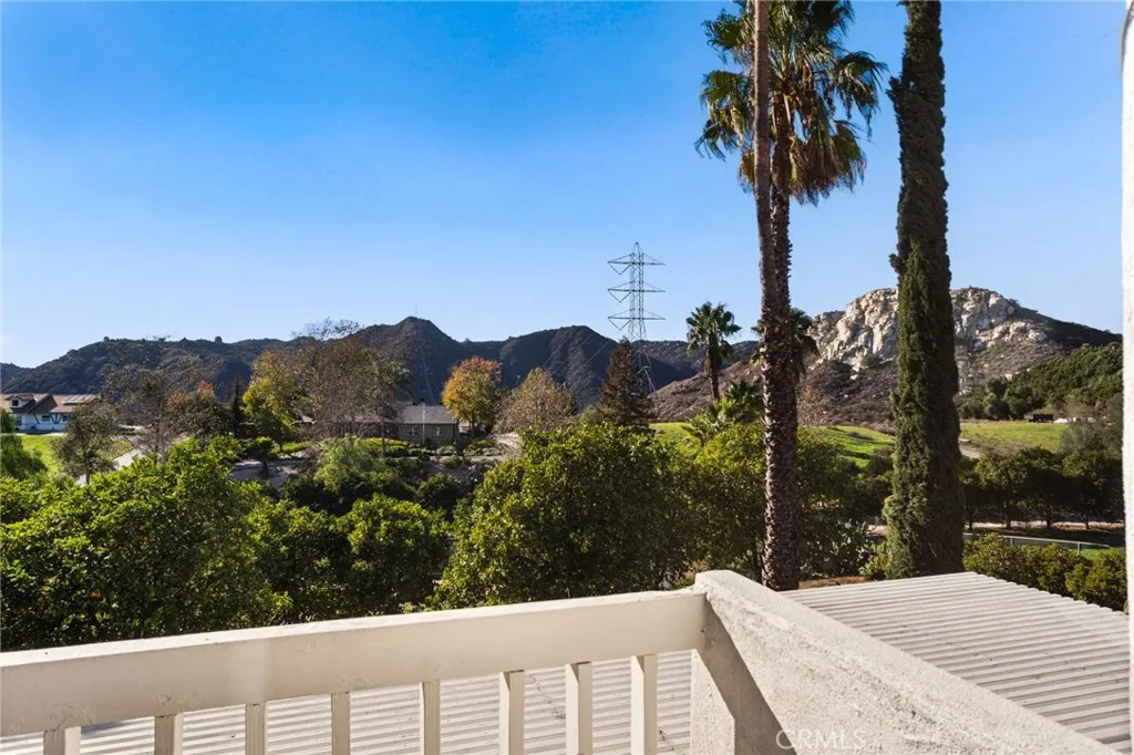40789 Rock Mountain, Fallbrook, CA 92028 Private Balcony
