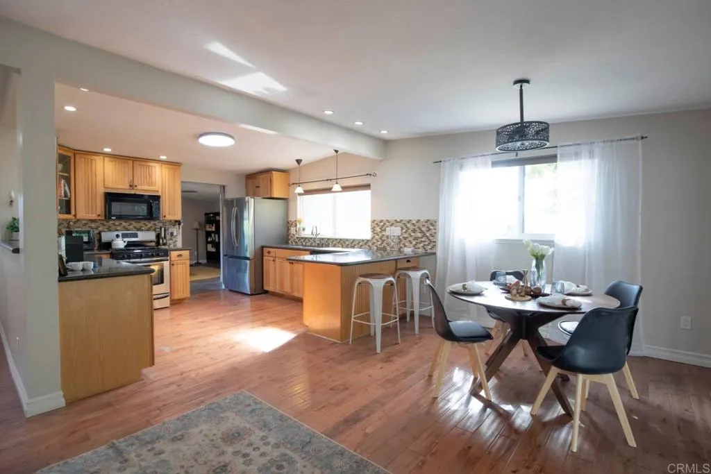 https://cdn.realtyfeed.com/cdn/127/307109975/42fc4f178244e753e0a6eb95acb8b844.webp