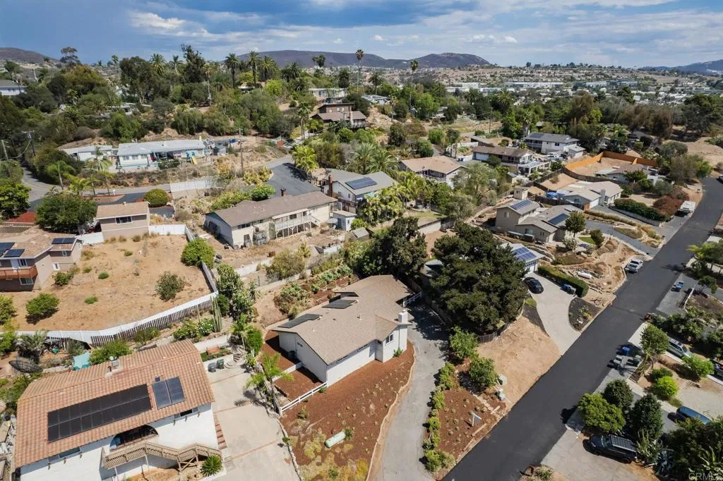 2430 Sunflower, Vista, CA 92083