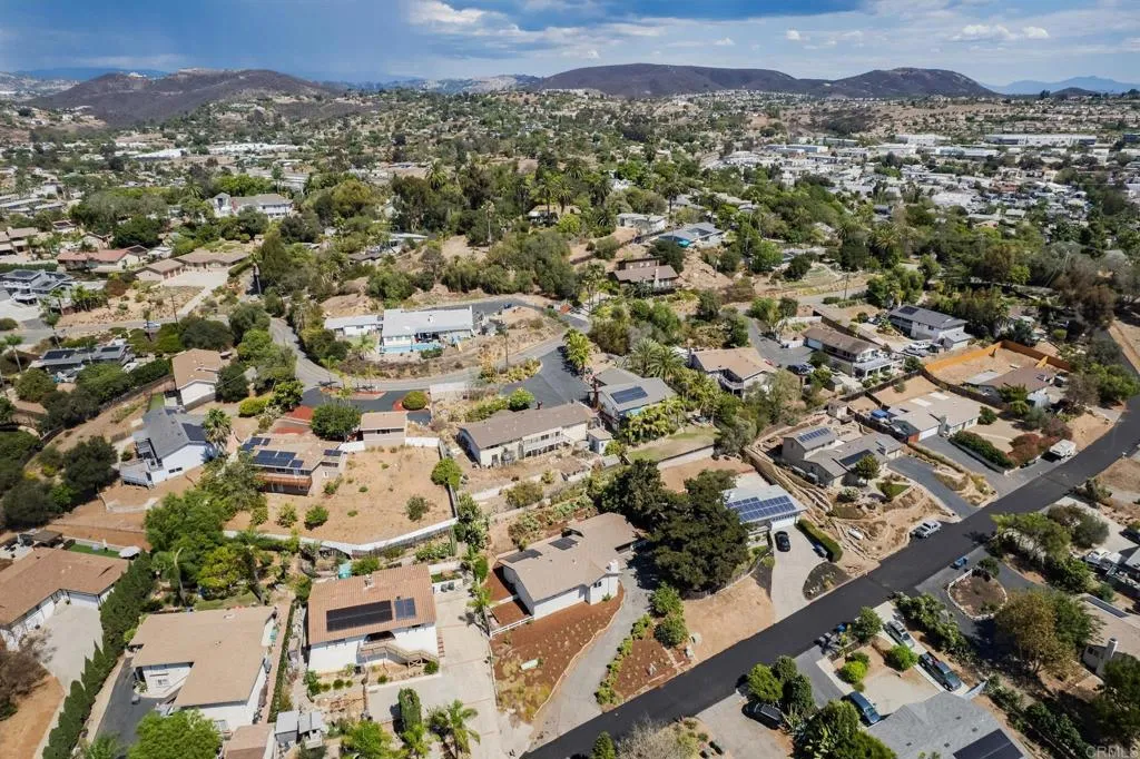 2430 Sunflower, Vista, CA 92083