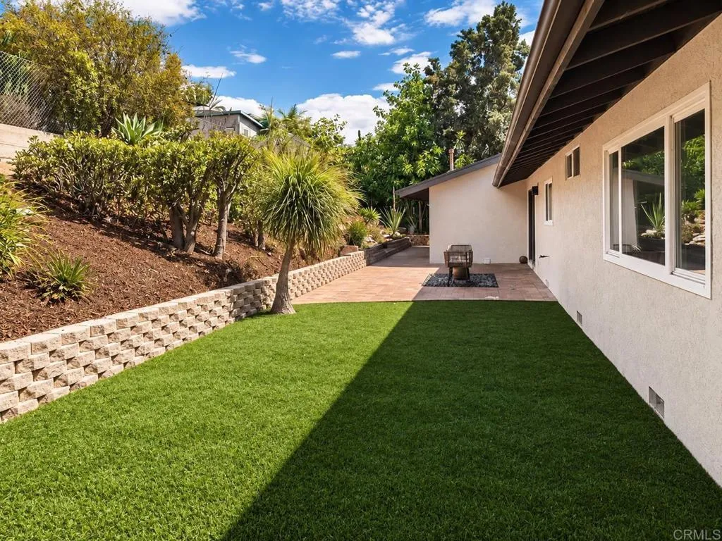 2430 Sunflower, Vista, CA 92083