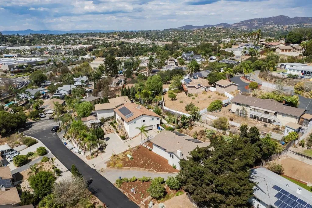 2430 Sunflower, Vista, CA 92083