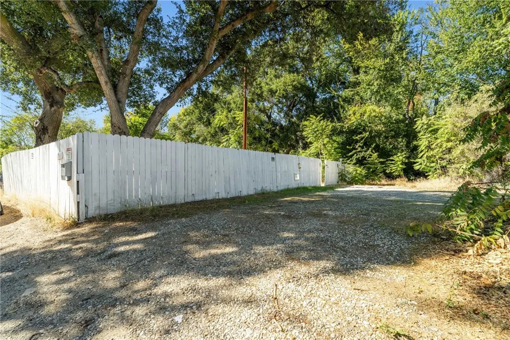 Agua Dulce, CA 91390