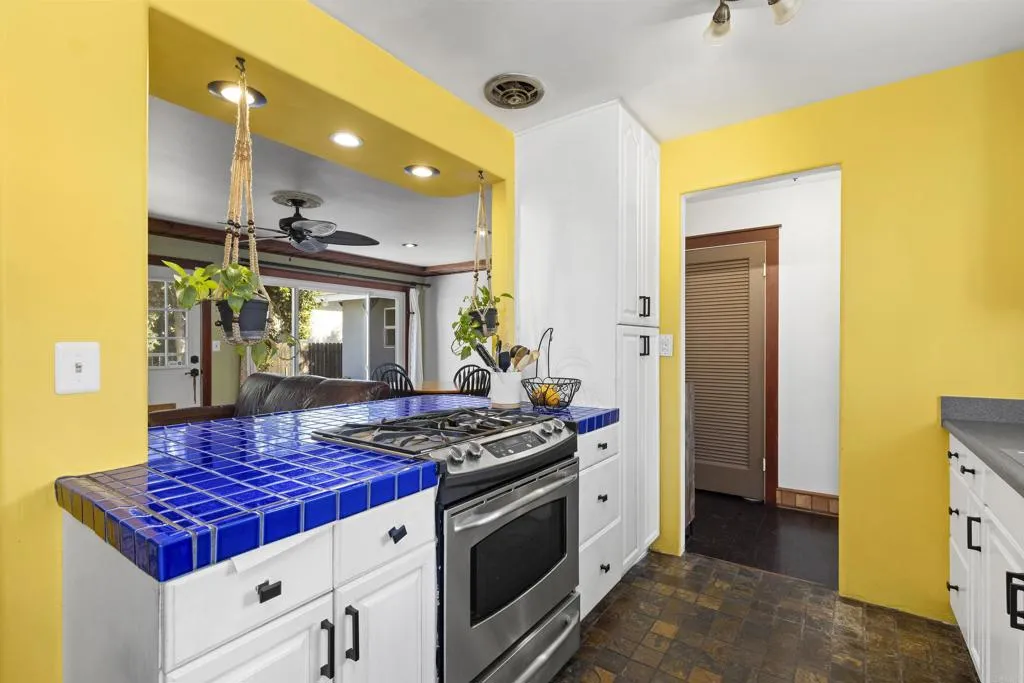 726 Windsor Court, Vista, CA 92084