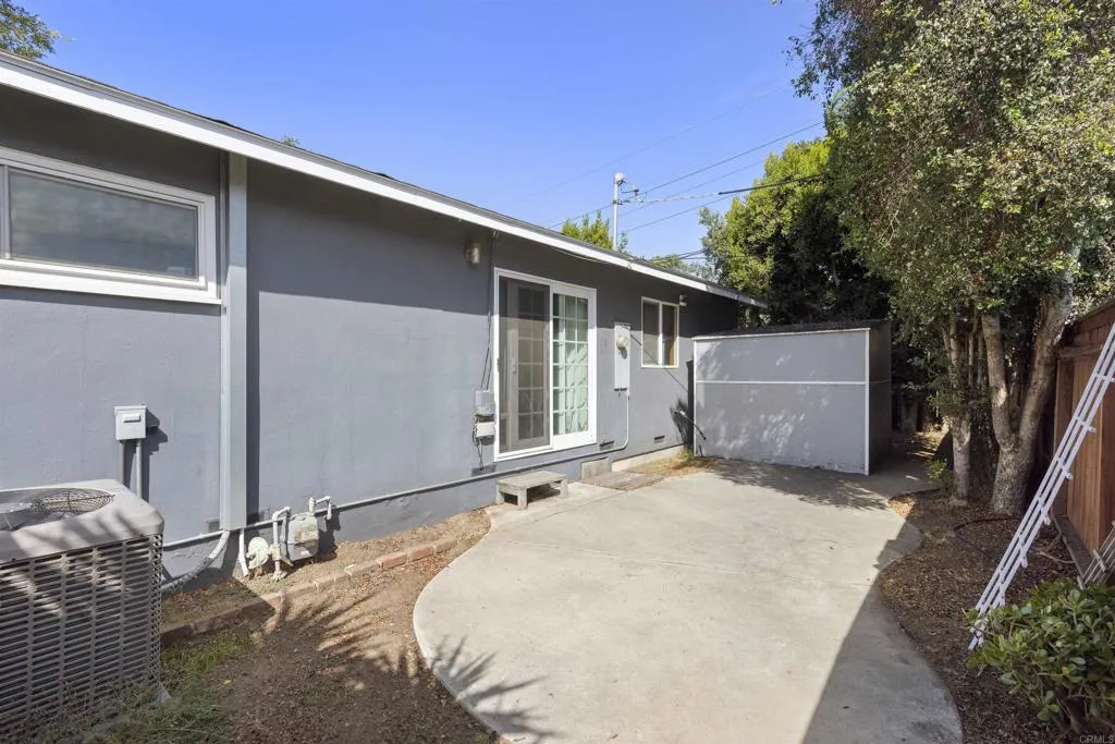 726 Windsor Court, Vista, CA 92084