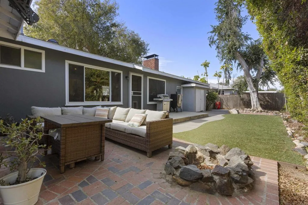 726 Windsor Court, Vista, CA 92084