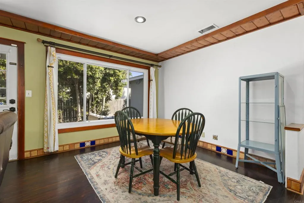 726 Windsor Court, Vista, CA 92084