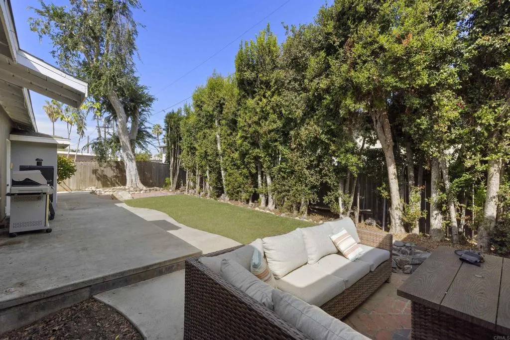 726 Windsor Court, Vista, CA 92084
