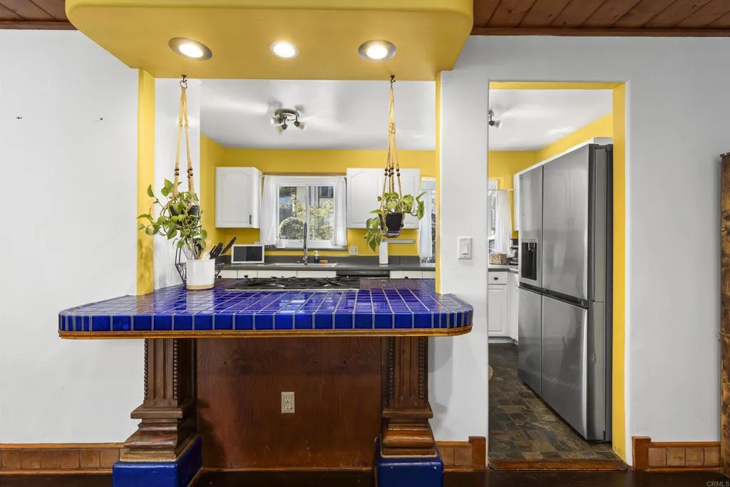 726 Windsor Court, Vista, CA 92084