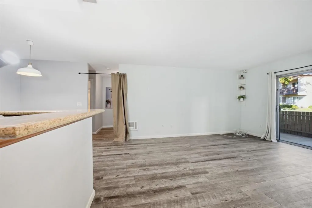 https://cdn.realtyfeed.com/cdn/127/307110085/0bc0cf6b326fb2686fdead437b576689.webp