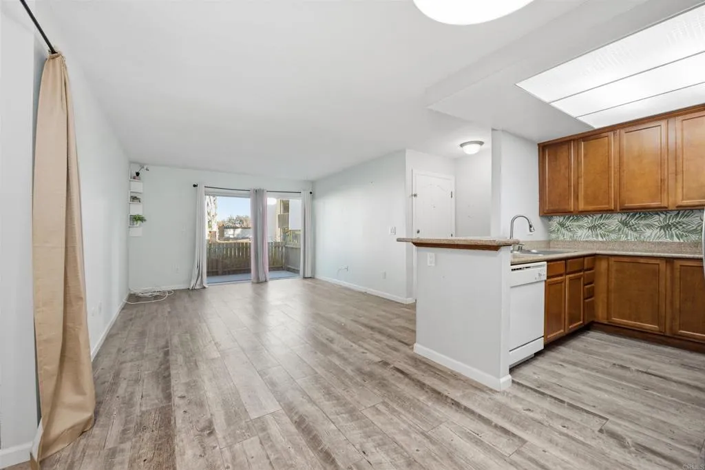 https://cdn.realtyfeed.com/cdn/127/307110085/9eae306e4cdb757806b09576e66e18d9.webp