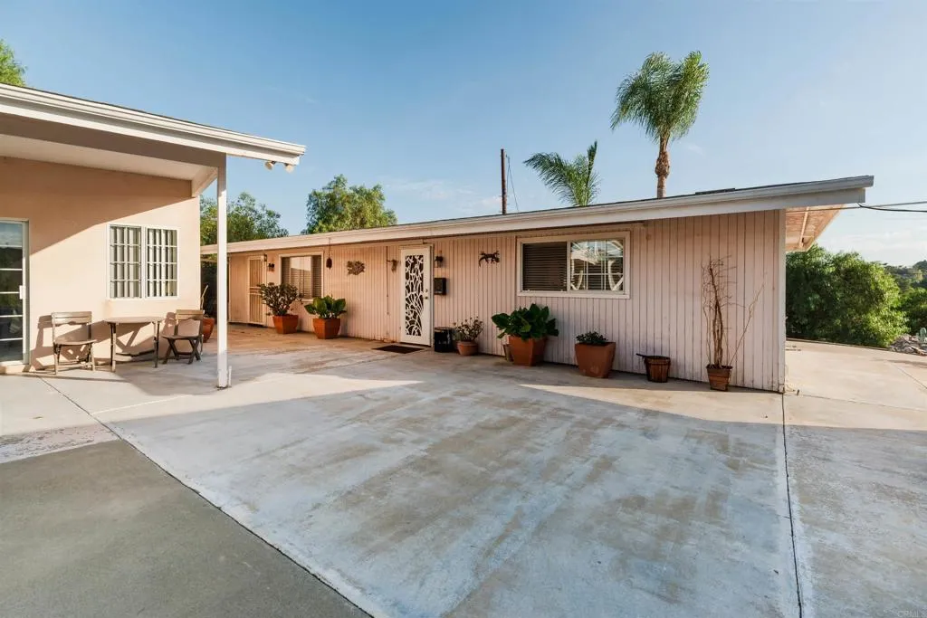 405 Olive Hill Way, Fallbrook, CA 92028 405 Olive Hill Way, Fallbrook, CA 92028