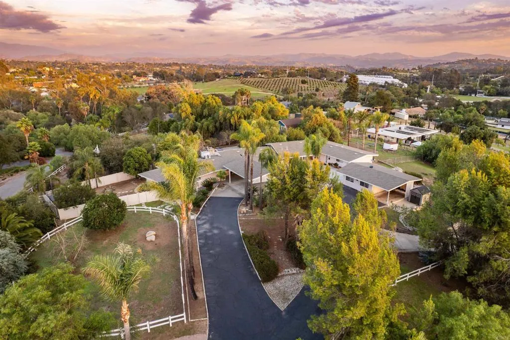 405 Olive Hill Way, Fallbrook, CA 92028 405 Olive Hill Way, Fallbrook, CA 92028