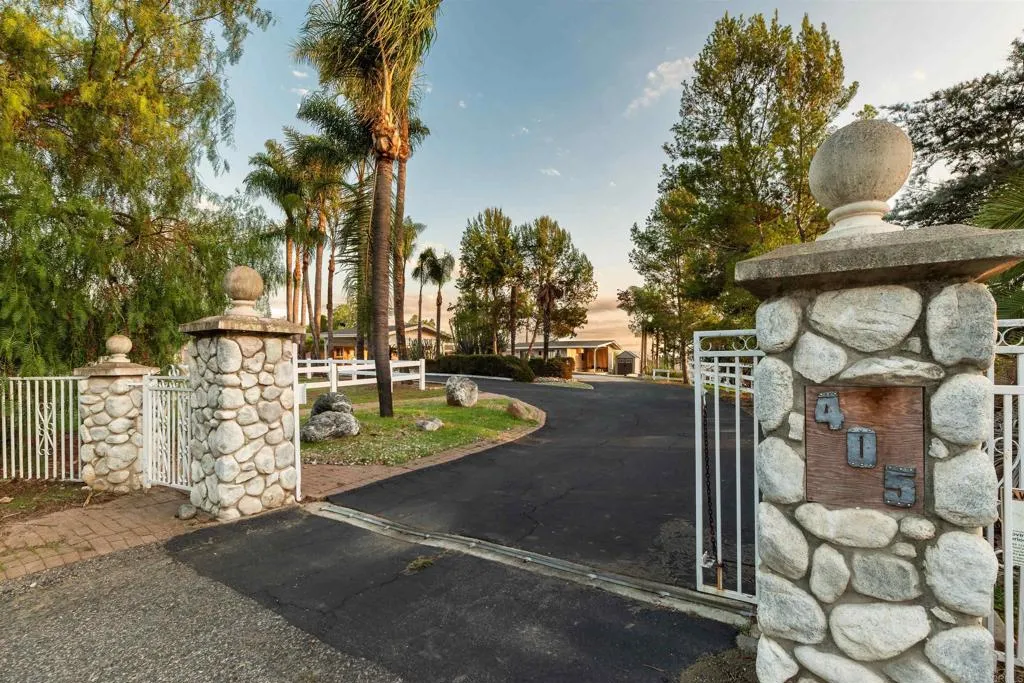 405 Olive Hill Way, Fallbrook, CA 92028 405 Olive Hill Way, Fallbrook, CA 92028