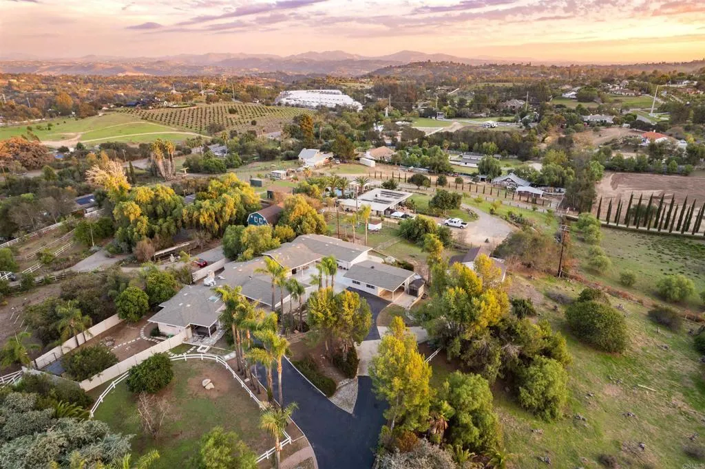 405 Olive Hill Way, Fallbrook, CA 92028 405 Olive Hill Way, Fallbrook, CA 92028