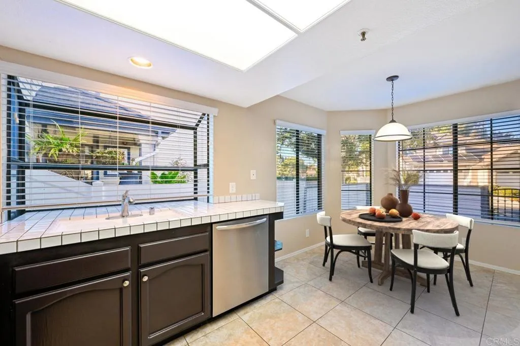 https://cdn.realtyfeed.com/cdn/127/307110096/aab683e2d0da4bd5a2b60a152ca28904.webp