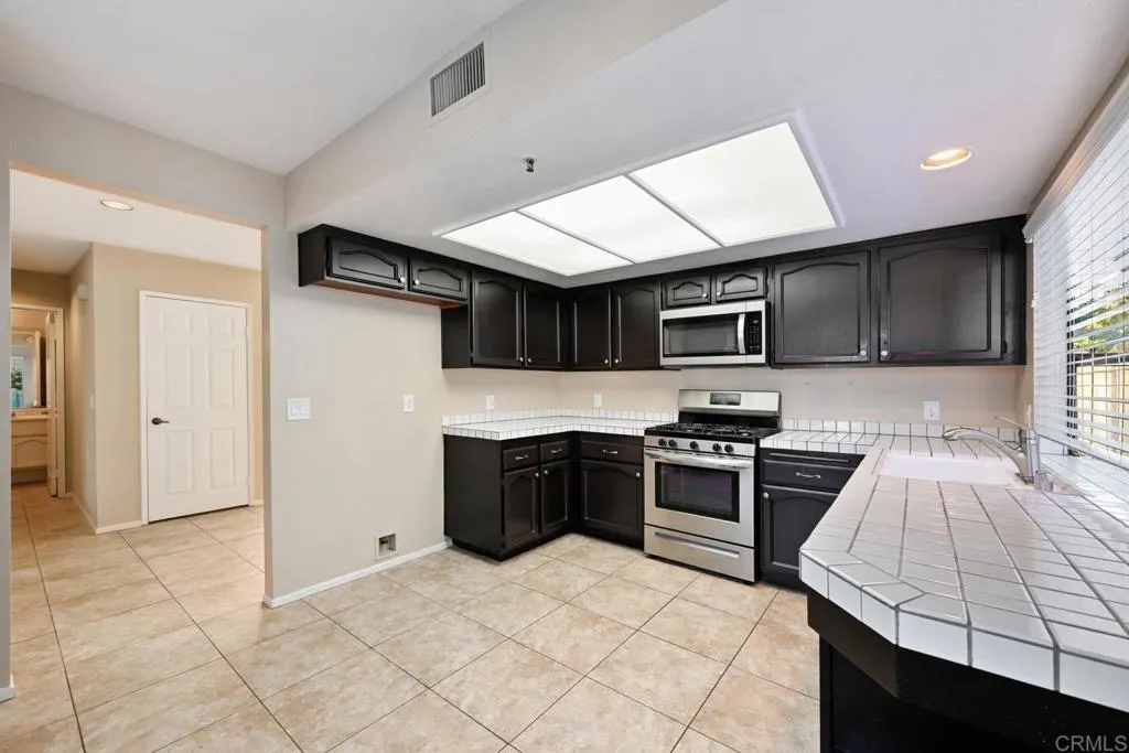https://cdn.realtyfeed.com/cdn/127/307110096/ea67903f8b75f8ac9329ee78b7428d05.webp