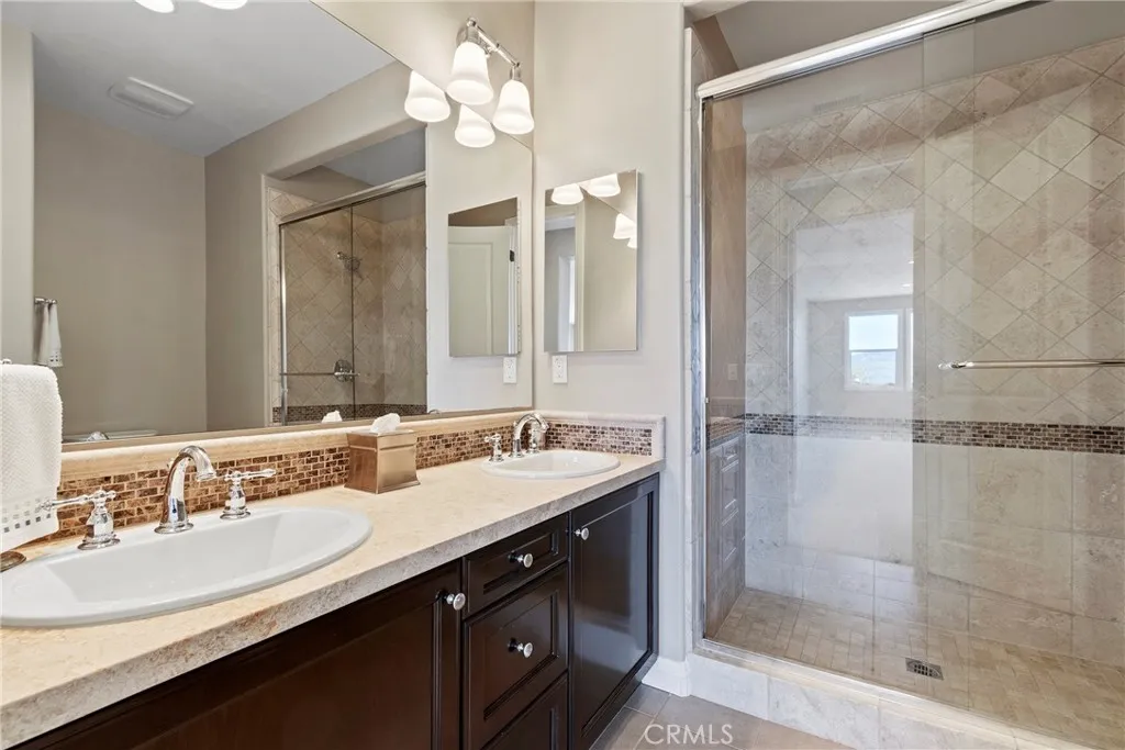 11327 Stonemont Point, San Diego, CA 92131 upstairs bathroom