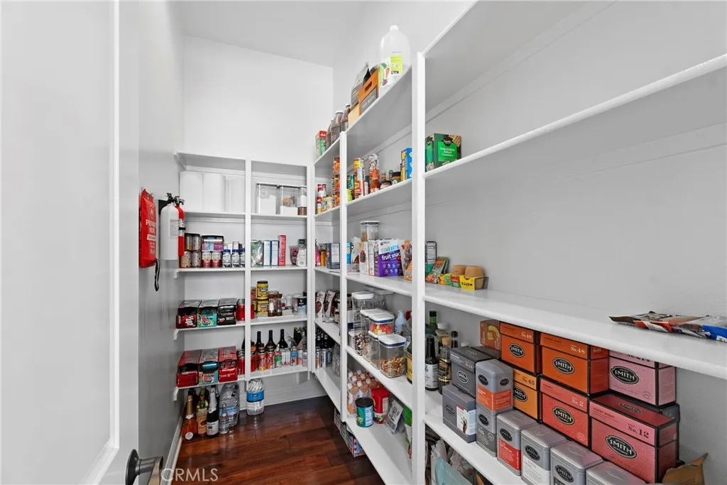 11327 Stonemont Point, San Diego, CA 92131 walk-in pantry