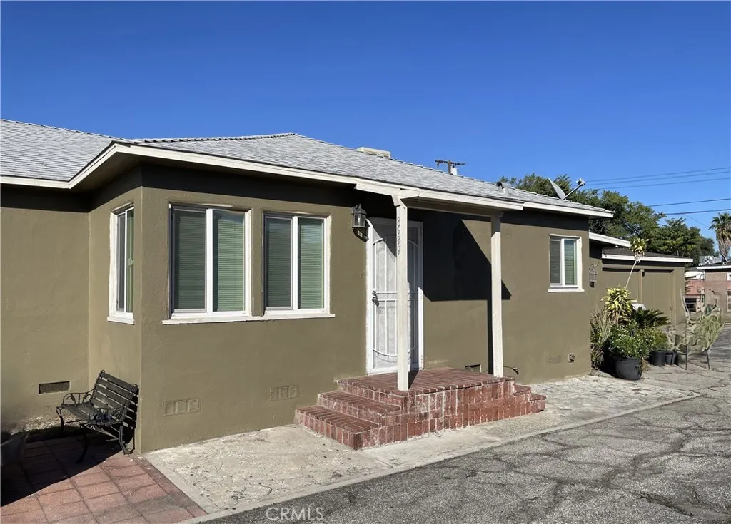 Fontana, CA 92335