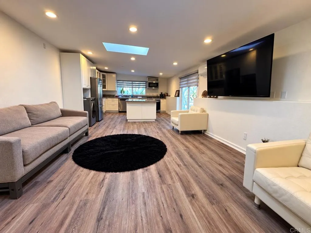 Escondido, CA 92025