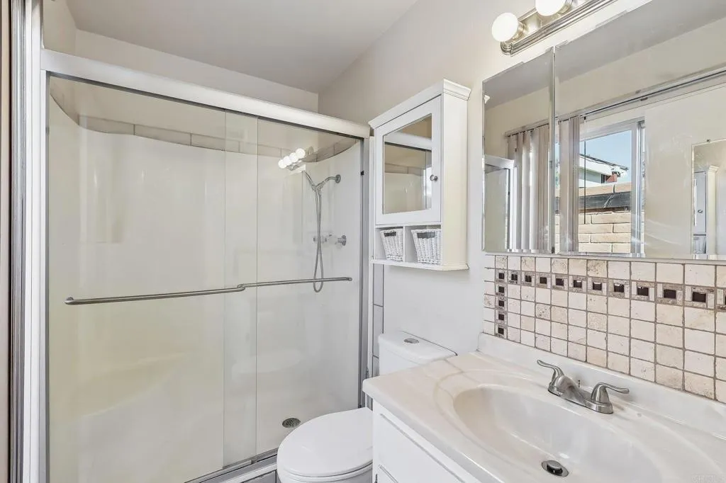 1426 Manzanita Avenue, Escondido, CA 92027