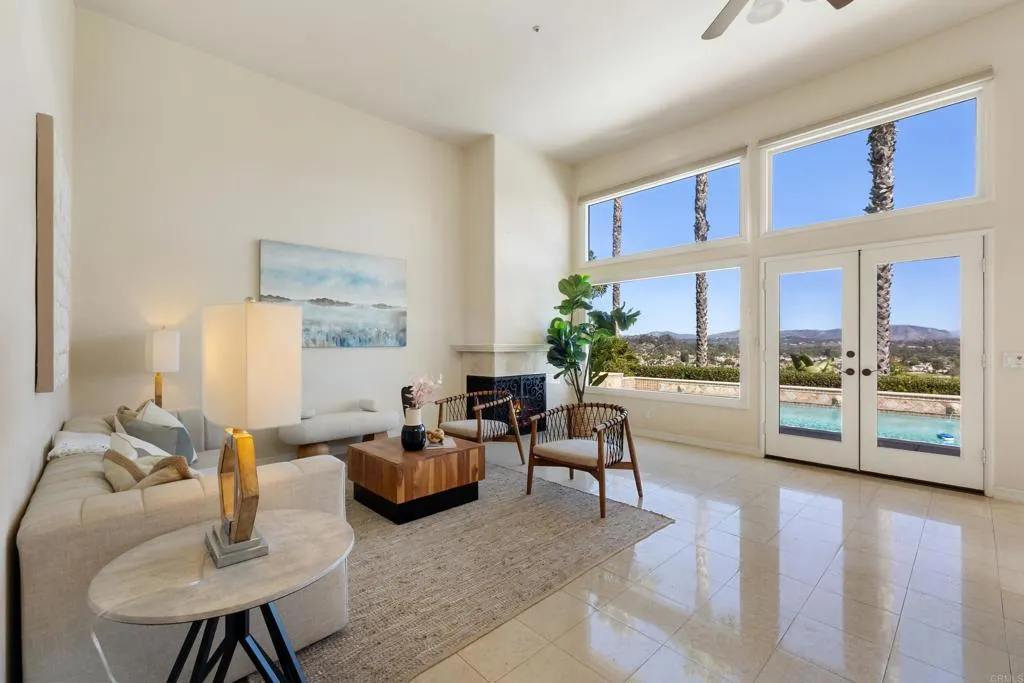 4660 Caminito San Sebastian, Del Mar, CA 92014 Family Room