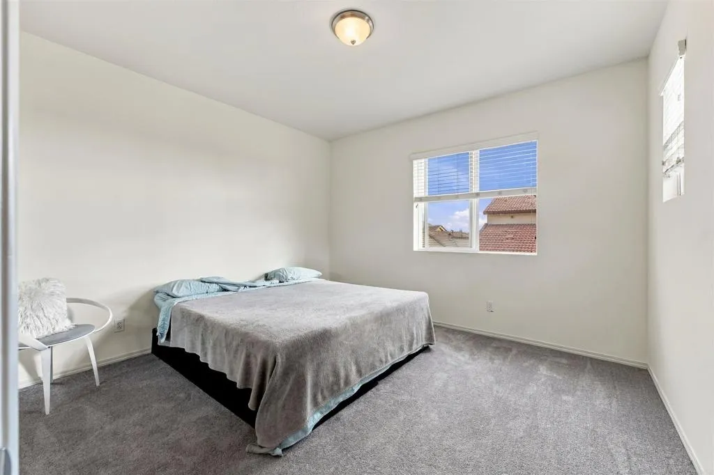 5420 Zeil Place, San Diego, CA 92105 5420 Zeil Place, San Diego, CA 92105