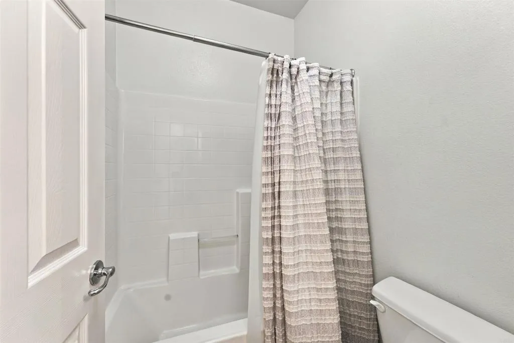 5420 Zeil Place, San Diego, CA 92105 5420 Zeil Place, San Diego, CA 92105