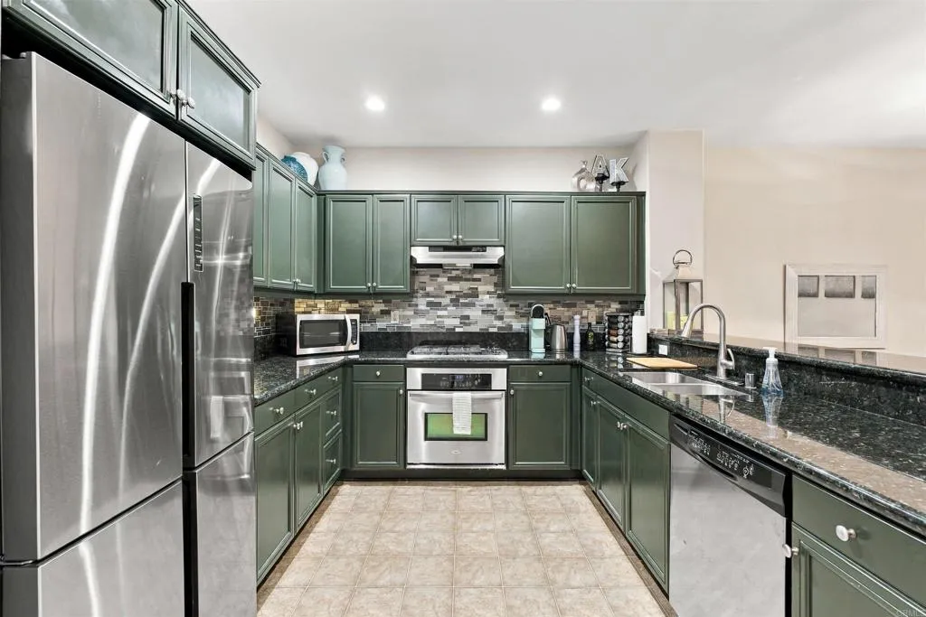 5420 Zeil Place, San Diego, CA 92105 5420 Zeil Place, San Diego, CA 92105